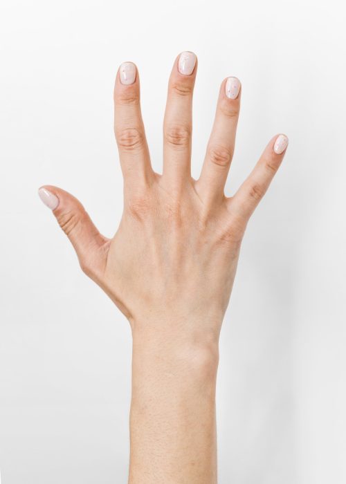 pessoa-de-close-up-ensino-de-lingua-de-sinais